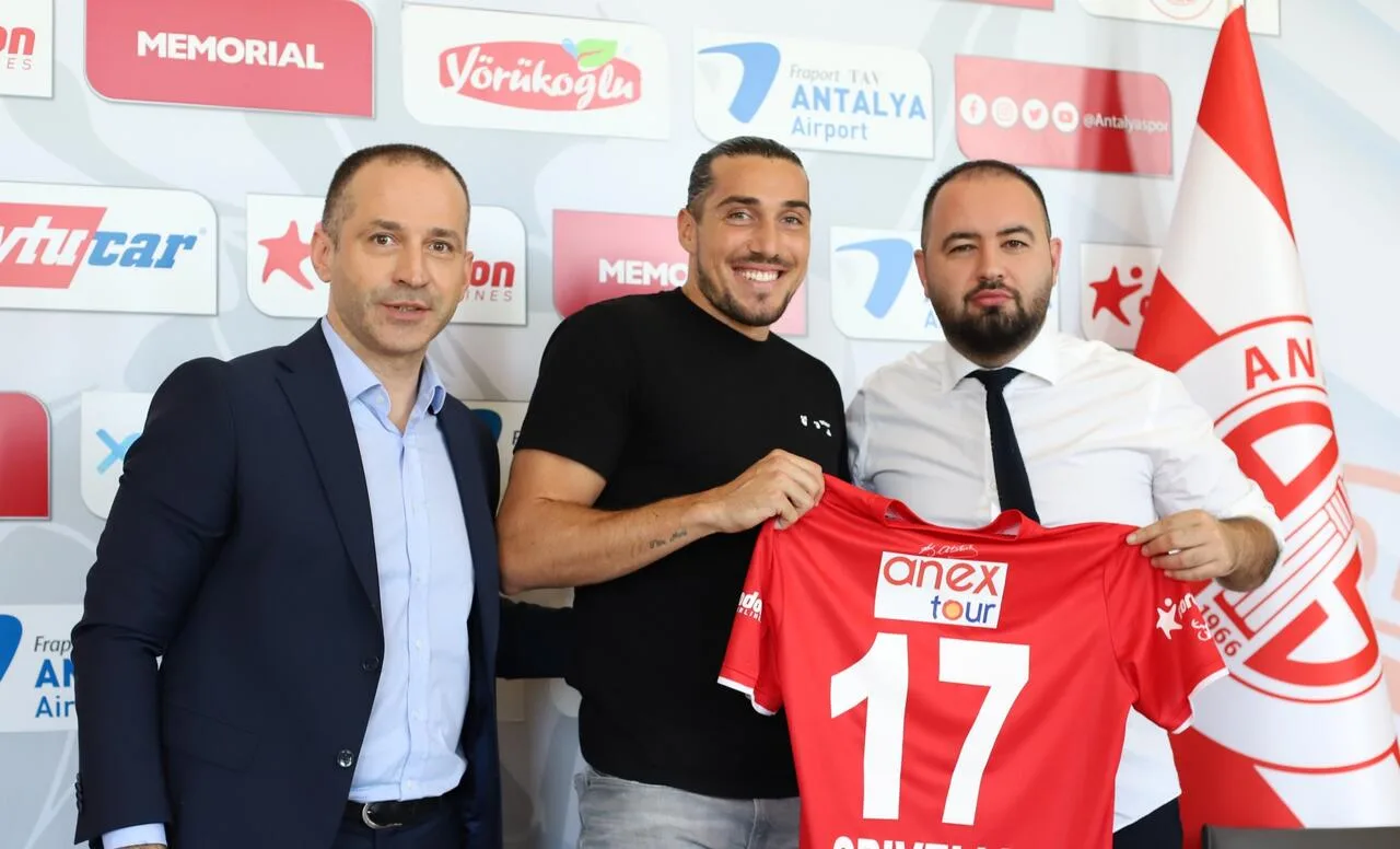 İşte Antalyaspor’da gidenler – gelenler