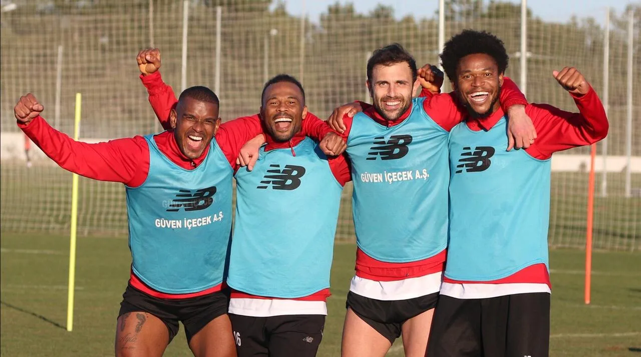 Antalyaspor’da Mehmedi sevinci