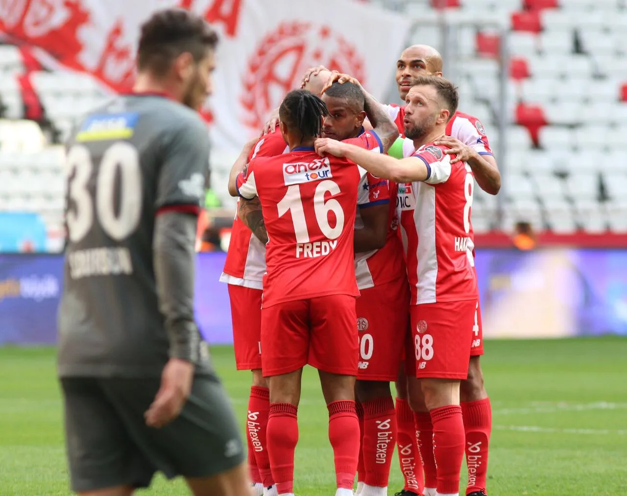 Antalyaspor ilk yarı performansını geçti