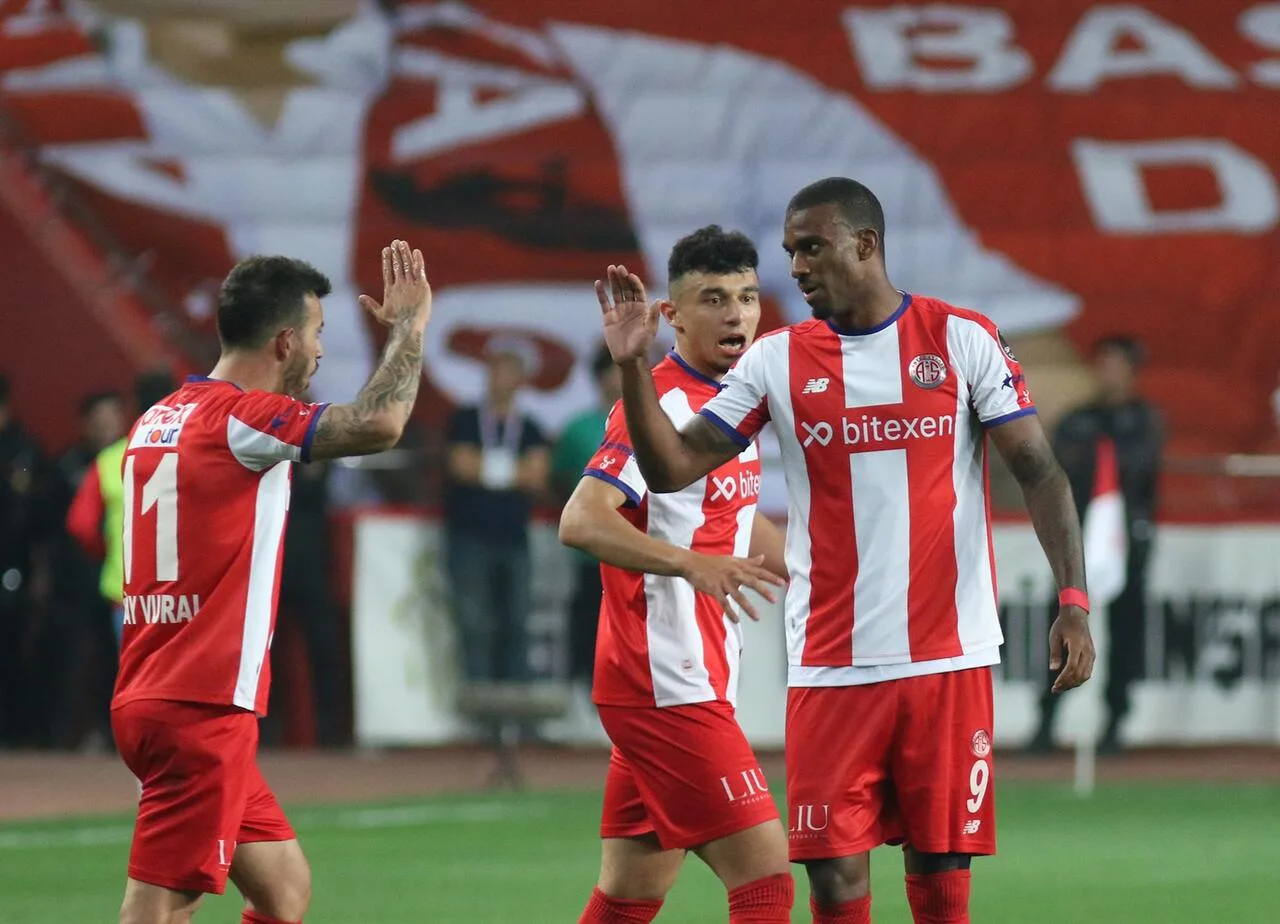 Haji Wright’tan muhteşem performans