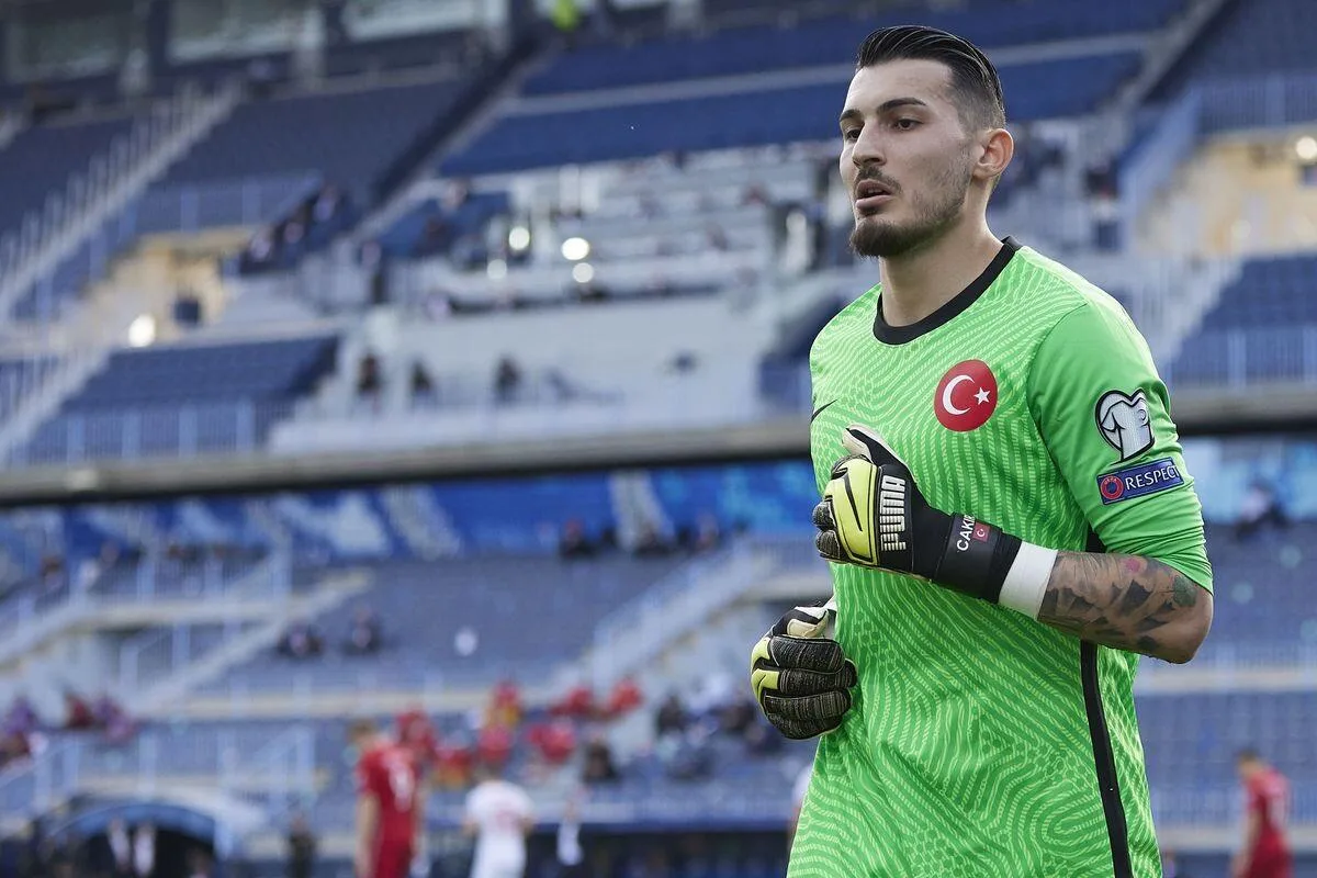 Antalyaspor maçından sonra sessiz kalan Antalyalı Uğurcan Çakır’dan Kayserispor taraftarına tepki!
