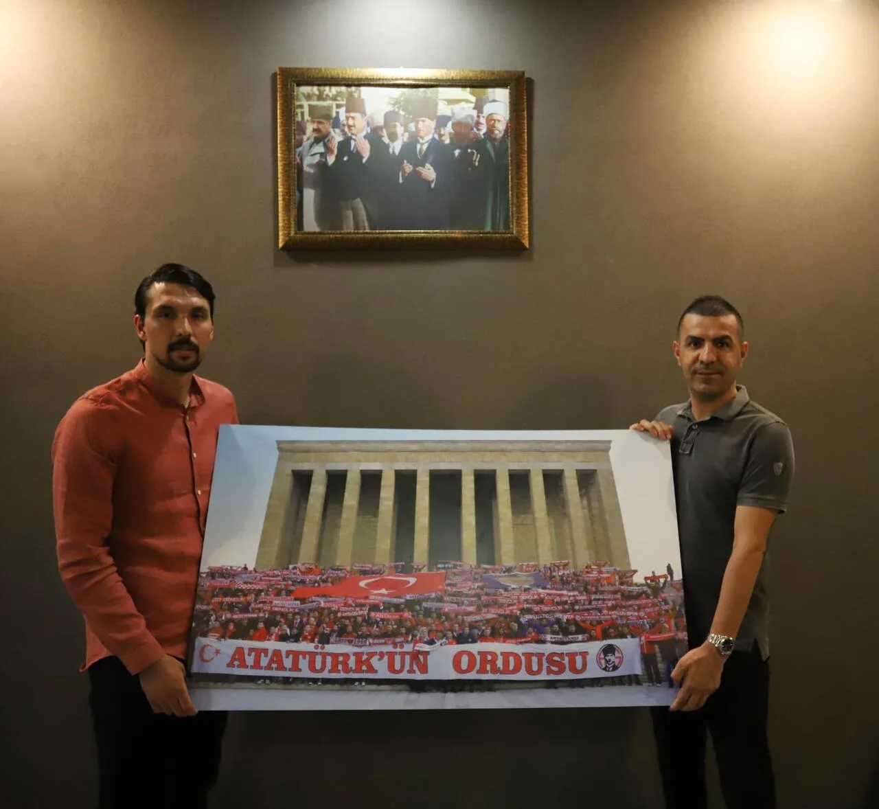 Alperen Uysal’dan ilk açıklama! Beğenilerle ilgili konuşmadı!