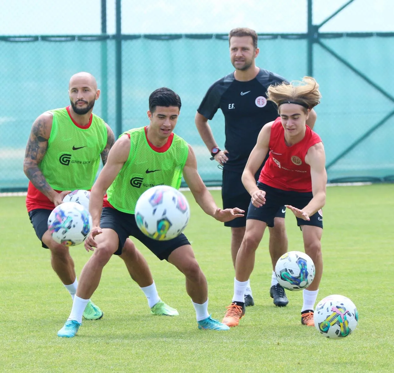 Antalyaspor’da Almanya kampına götürülecek genç futbolcular belli oldu