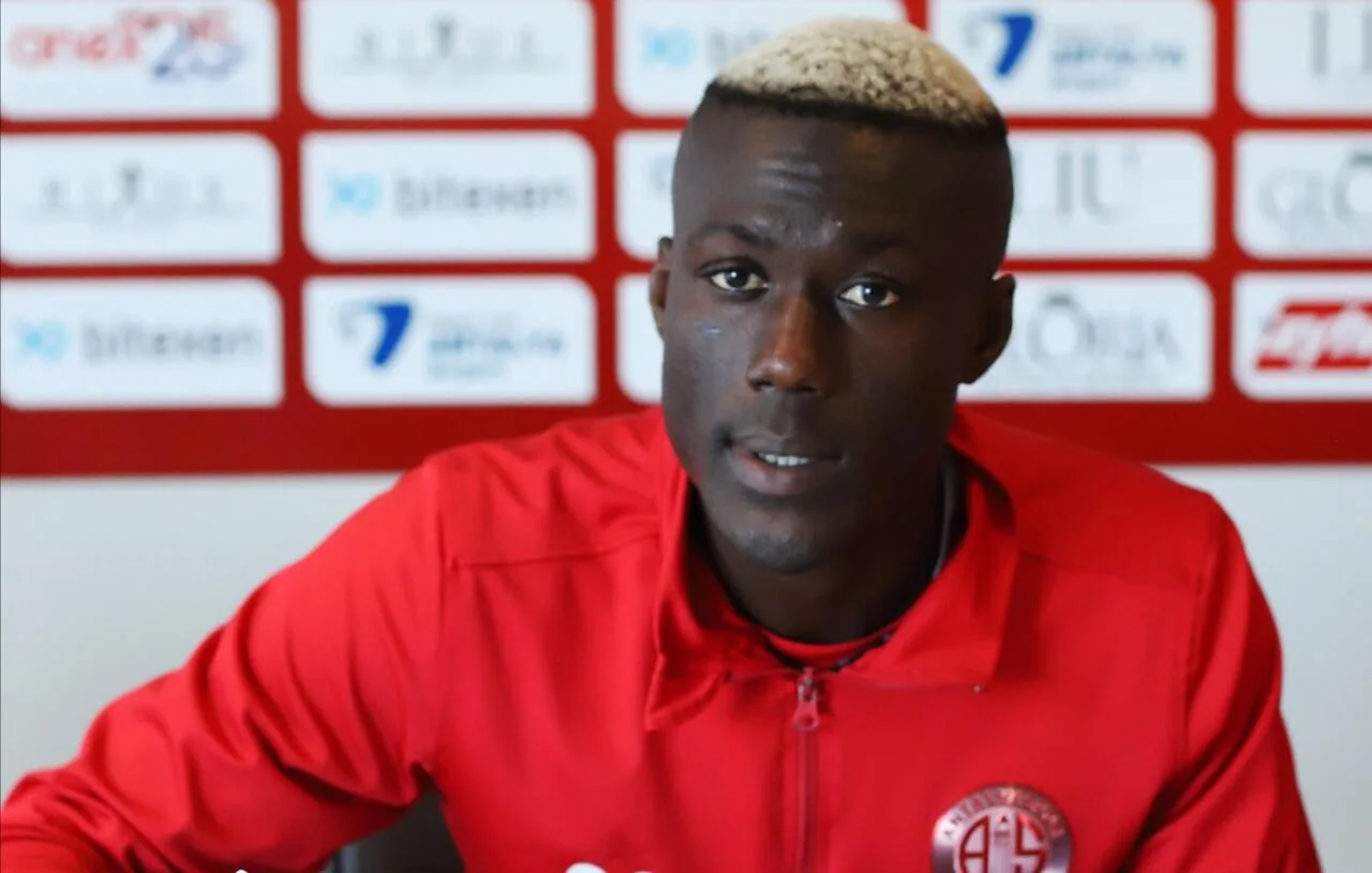 Ndao Antalyaspor’a imzayı attı