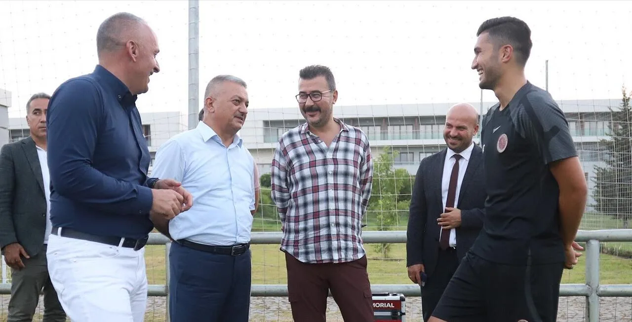 Vali Yazıcı’dan Antalyaspor’a: Gururlandıracak başarı bekliyoruz