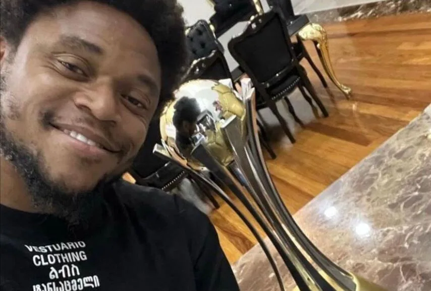 Luiz Adriano’nun kaçırdığı penaltı Brezilya’da gündem oldu