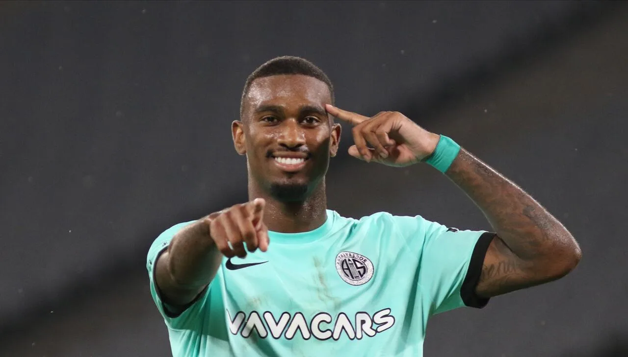 Haji Wright Antalyaspor ile zirveye çıktı