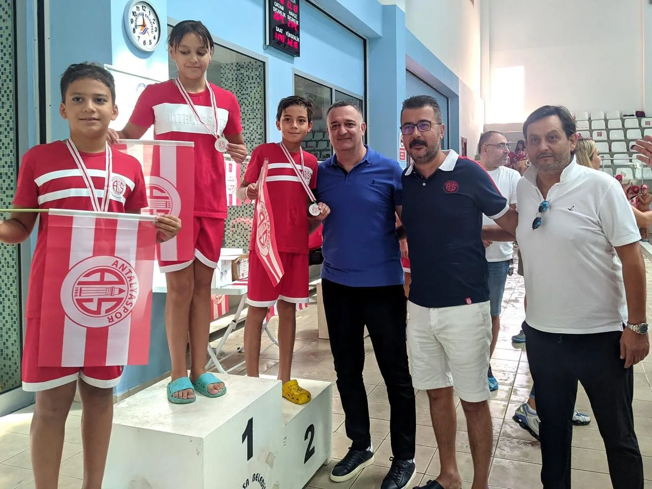 Antalyaspor’da yüzme şenliği