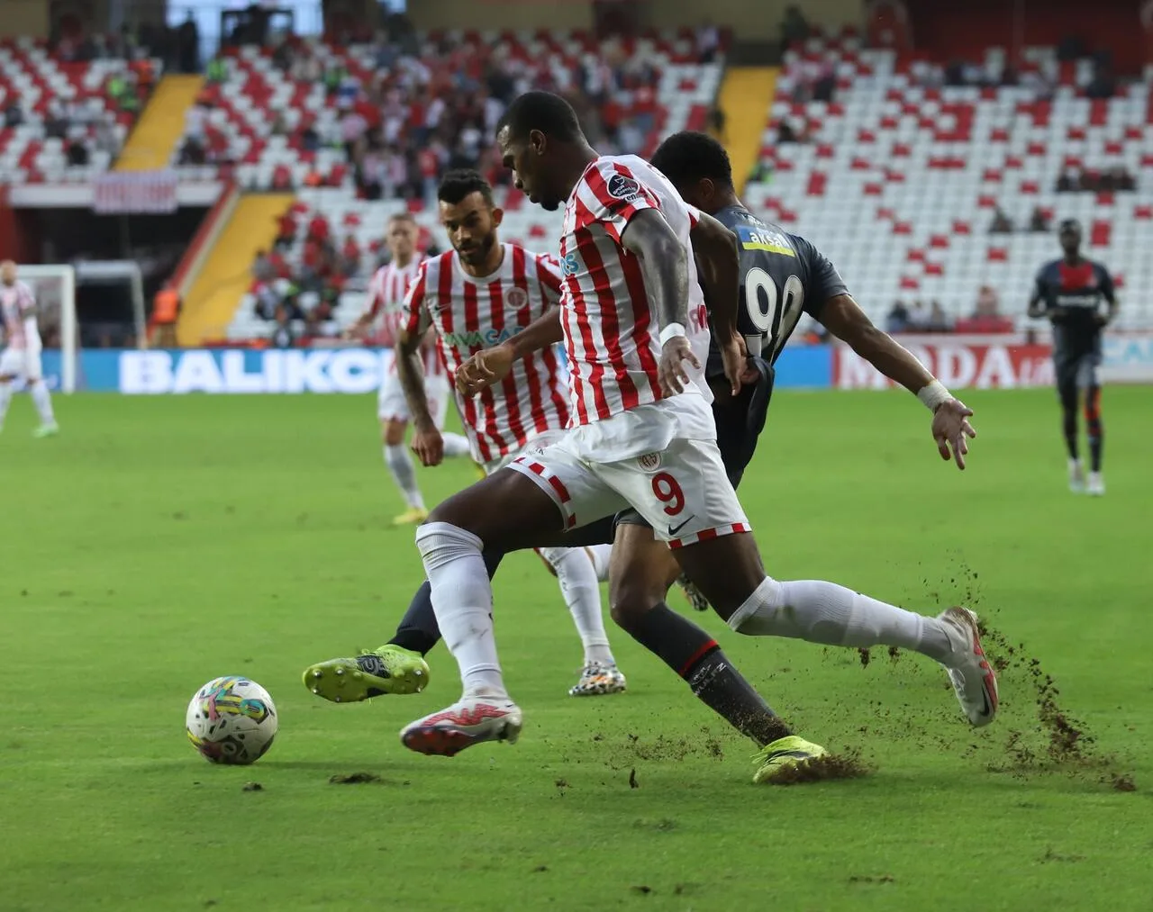 Antalyaspor 39 yıllık seriyi sürdürdü