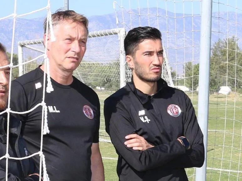 Antalyaspor’da Nuri Şahin’in yardımcısı görevden ayrıldı