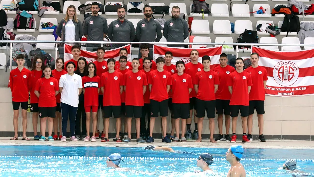 Antalyaspor havuzda sezonu açtı