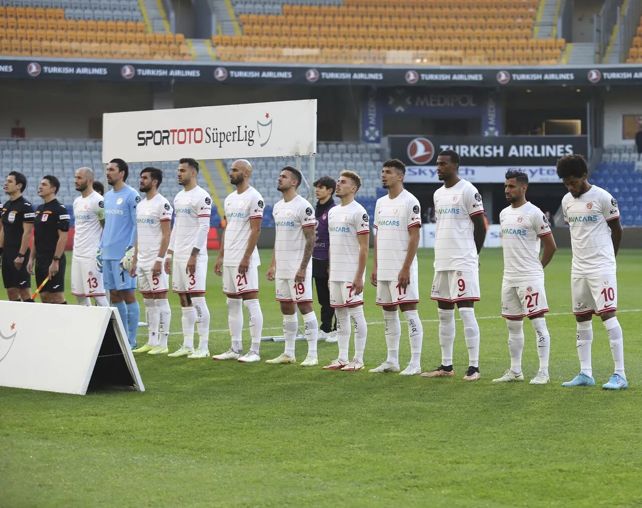 Antalyaspor’da düşüşün nedeni belli oldu: Düzensiz ödeme!