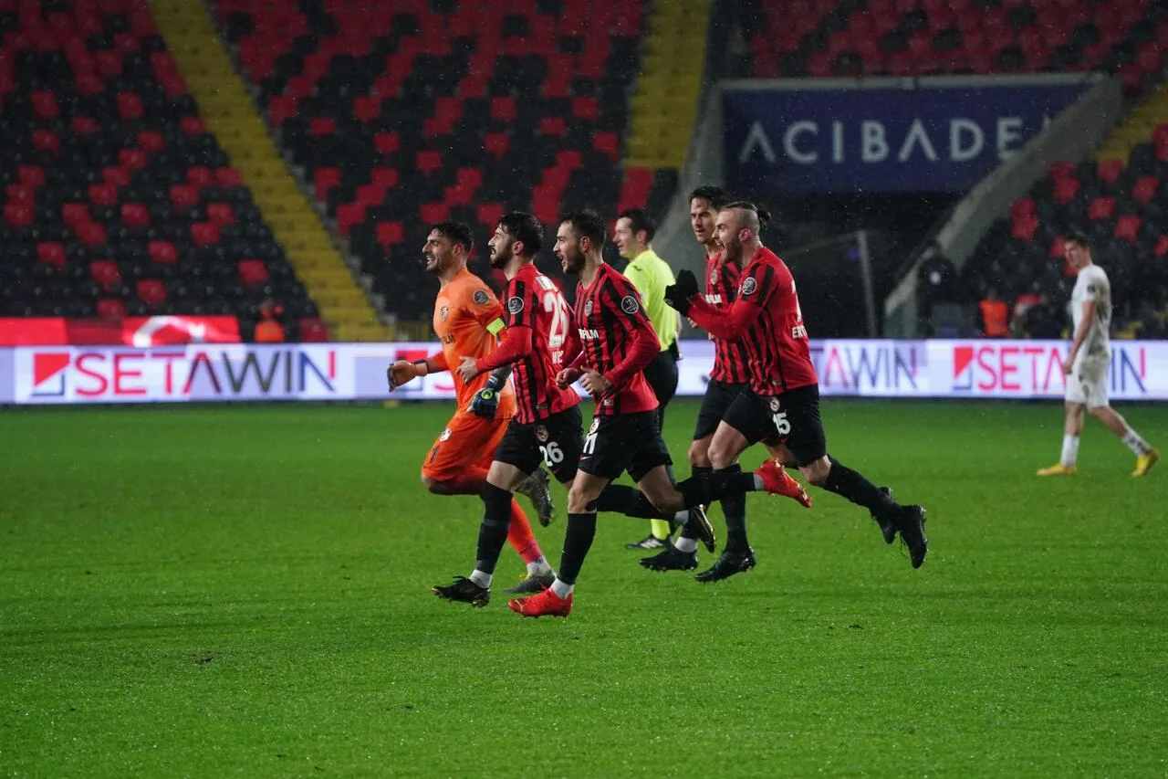 Gaziantep FK’ya Antalyaspor maçı öncesi maaş dopingi
