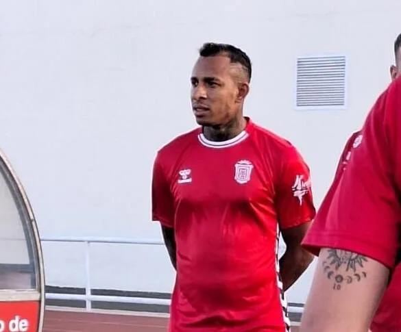 Antalyaspor istedi amatör takımla çalışmalara başladı