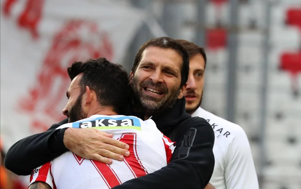 Tralhao’dan Antalyaspor’a veda