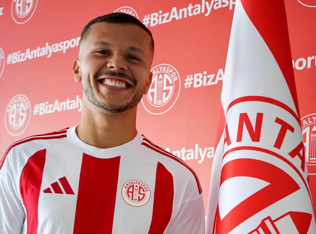 Thalisson resmen Antalyaspor’da