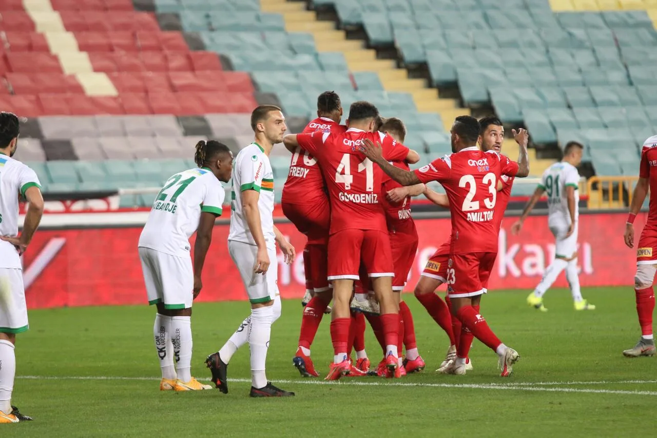 Alanyaspor’un gözü Antalyaspor’da