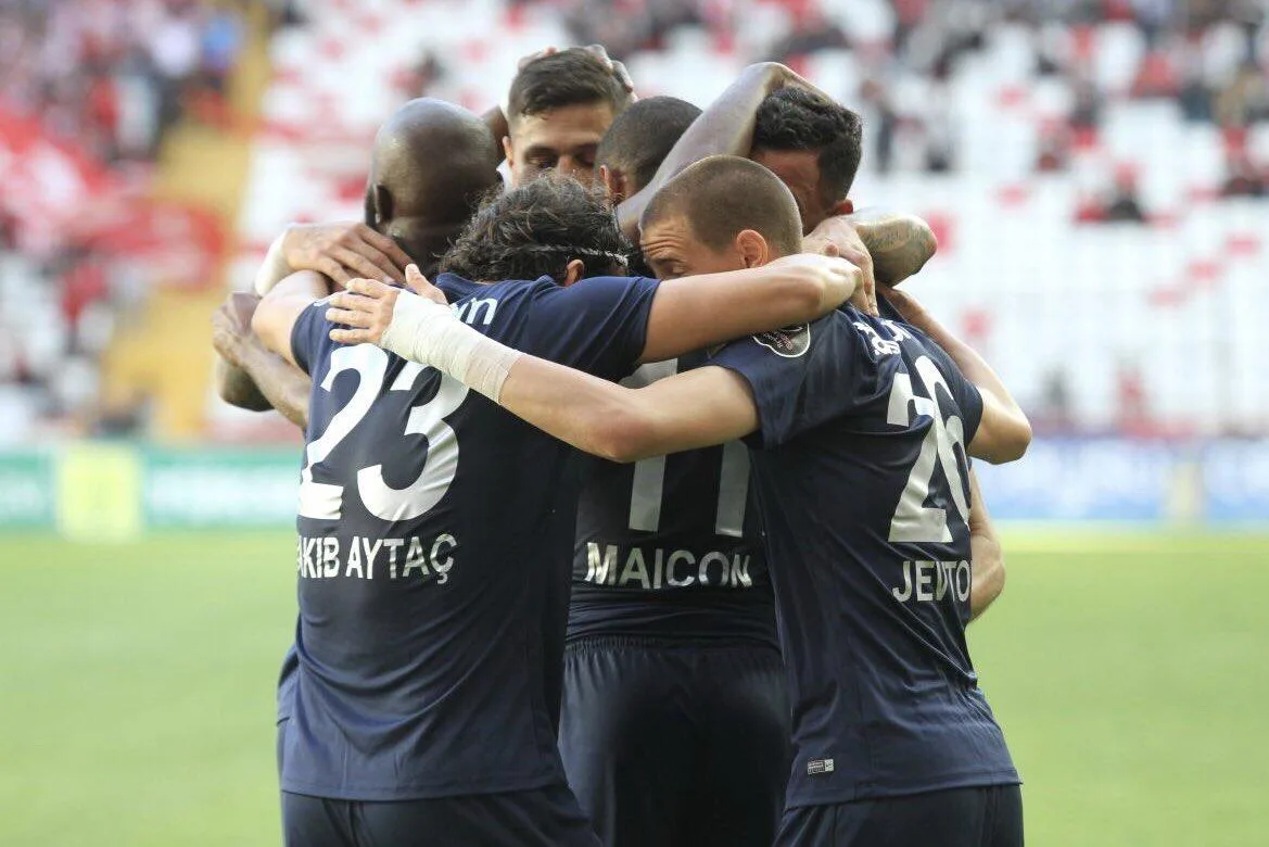 Antalyaspor, ikinci devrede yükselişte