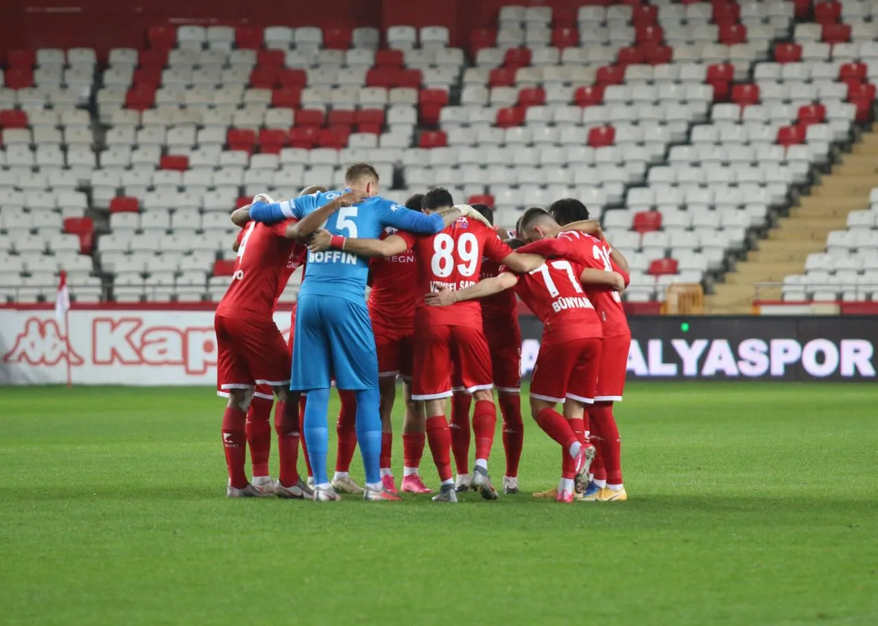 Antalyaspor geriye düşmüyor