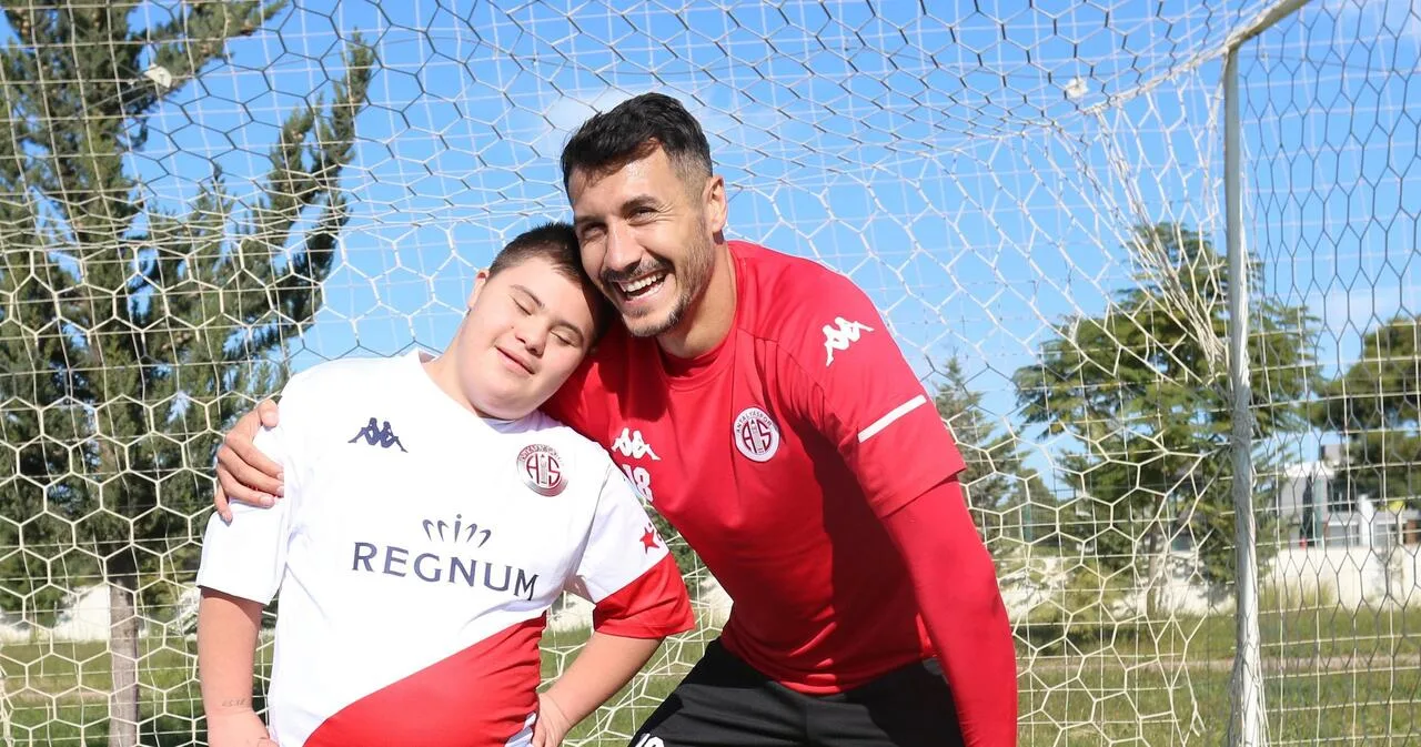 Jahovic’ten özel hayranına forma hediyesi