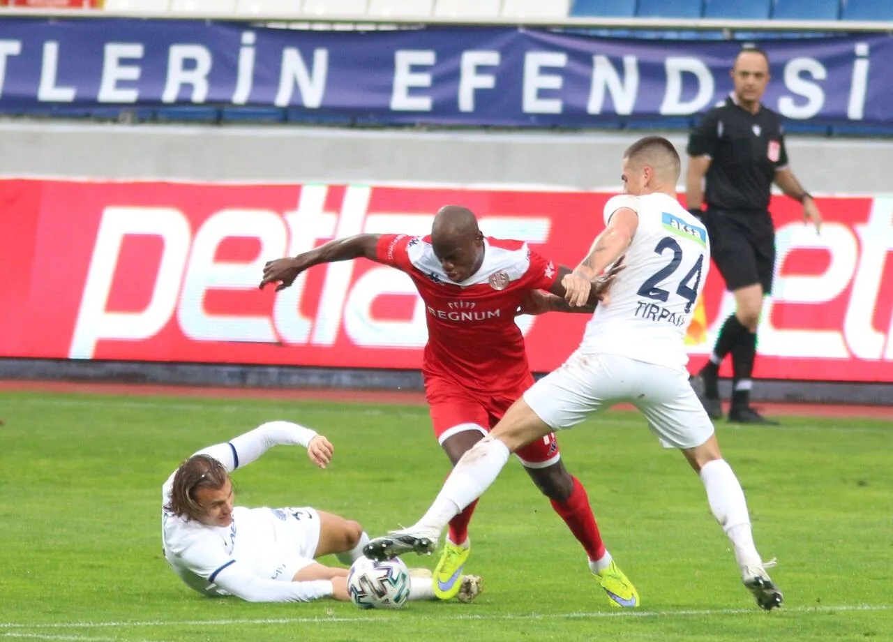 Kasımpaşa 2 – 2 Antalyaspor