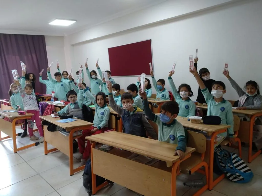 Kırtasiye setleri Kepez’de