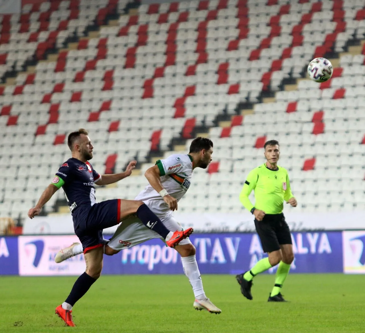 “Oyuncu atmak bu kadar kolay olmamalı”