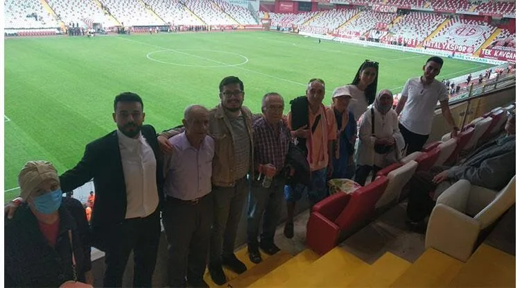Huzurevinden Antalyaspor maçına