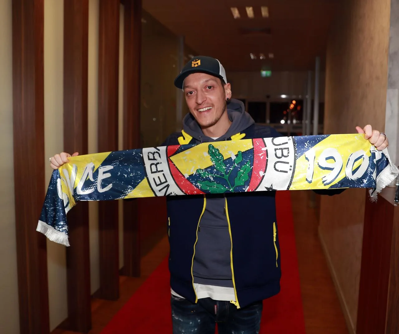 Mesut Özil Antalyaspor’un kapısından dönmüş!