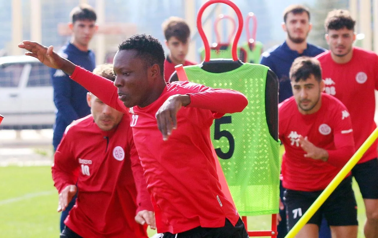 Antalyaspor’dan özel anlaşmayla Ankaraspor’a…