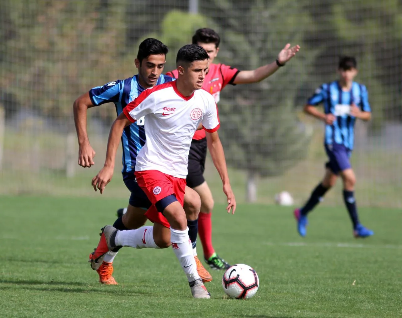 Antalyaspor’dan gençlere büyük destek