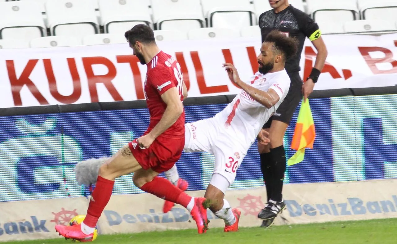 Nazım Sangare’ye A Milli Takım’dan davet!