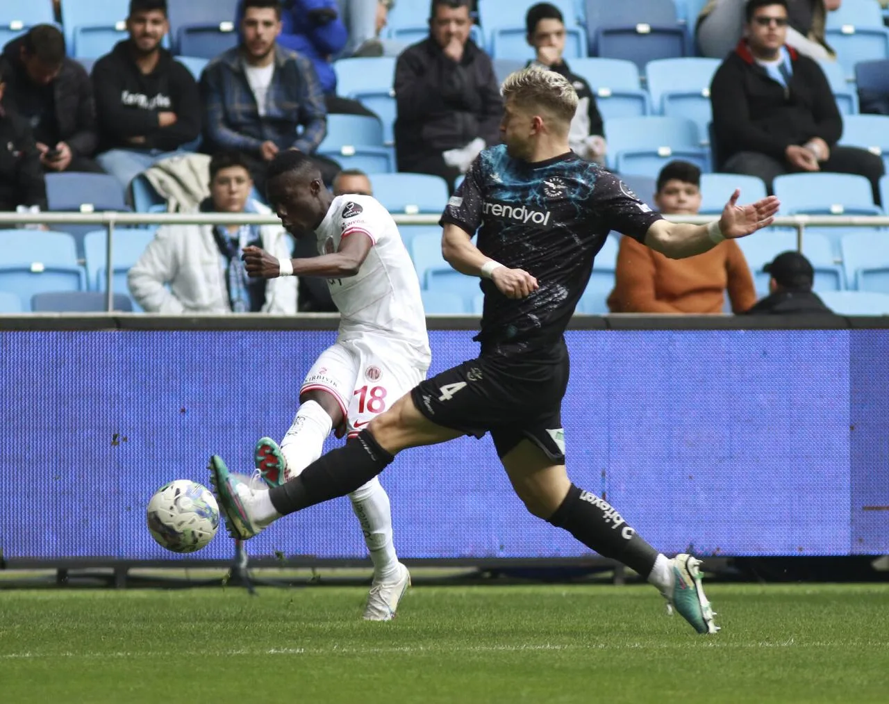 Ndao’ya Süper Lig’den teklifler geliyor