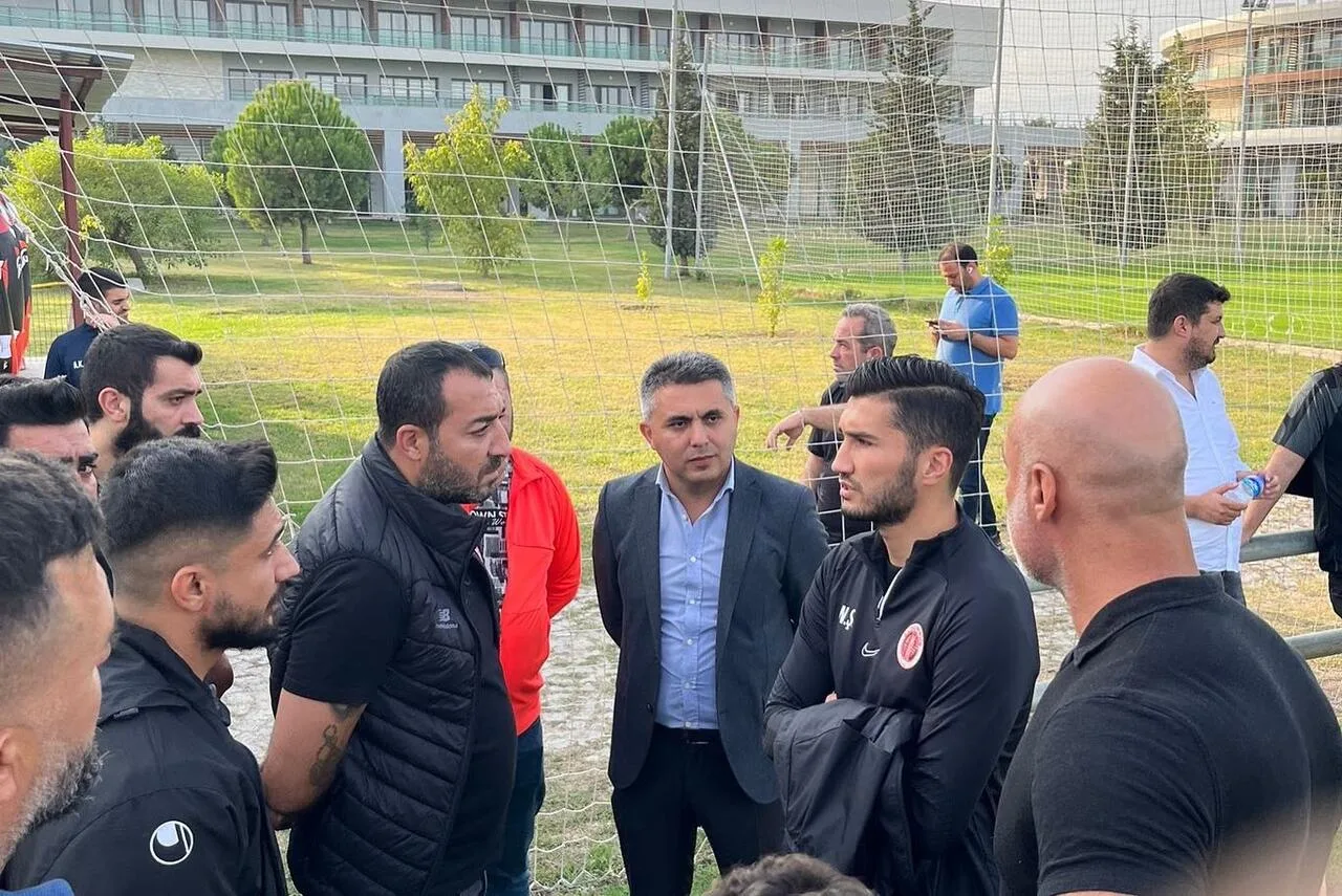O7 Gençlik’ten Nuri Şahin’e: Daha fazla böyle devam edemez!