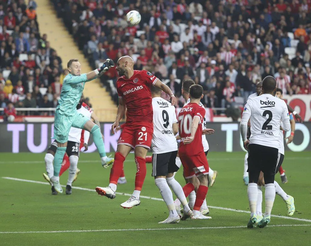 Antalyaspor – Beşiktaş: 1-3 (Maç sonucu)