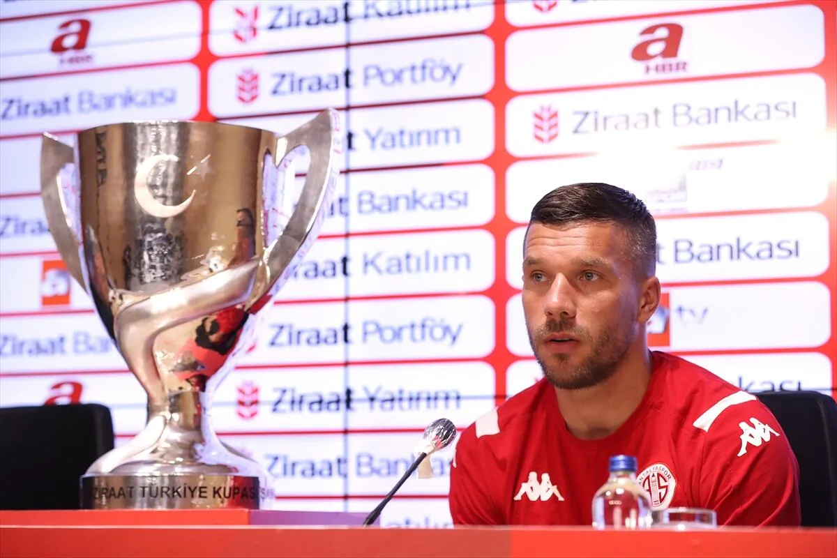 Podolski: Kupayı kazanmaya geldim