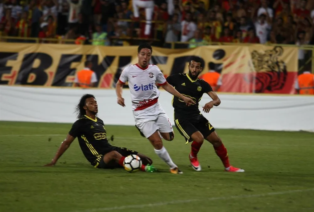 Futbol dünyası şokta: Antalyaspor,Nasri’yi bedavaya aldı!