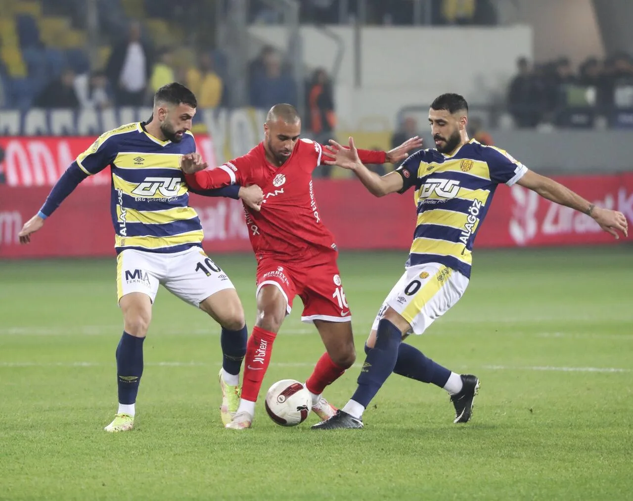 Safuri’ye milli davet
