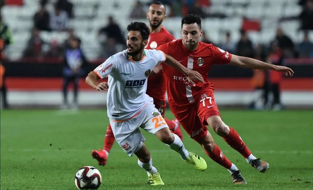Antalyaspor ile Alanyaspor aynı uçakta