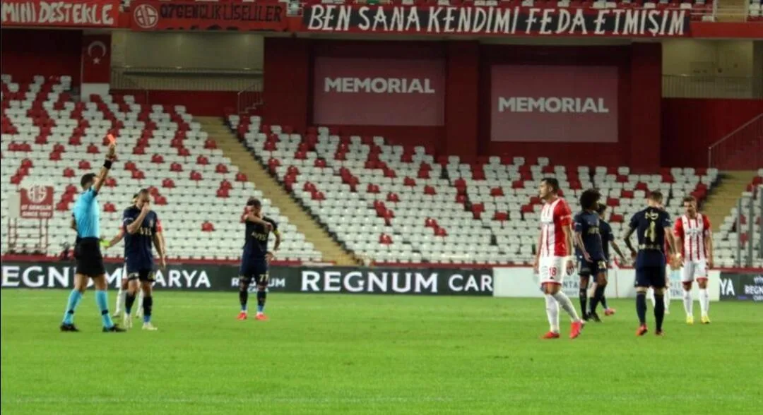 Akrep 5 maçta 129 dakika 10 kişi oynadı