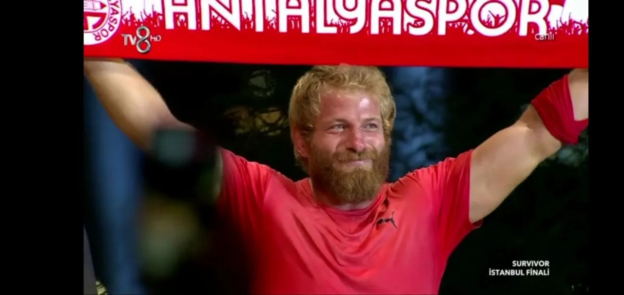 İsmail Balaban şampiyon oldu Antalyaspor atkısı açtı