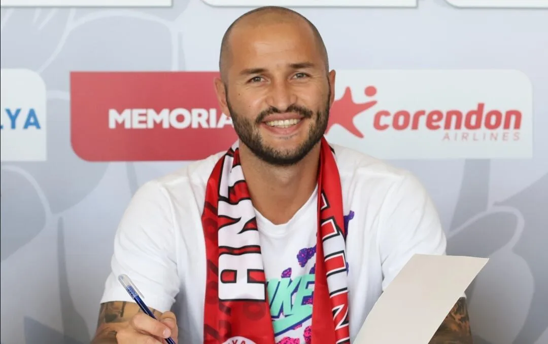 Fedor Kudriashov 1+1 yıl daha Antalyaspor’da