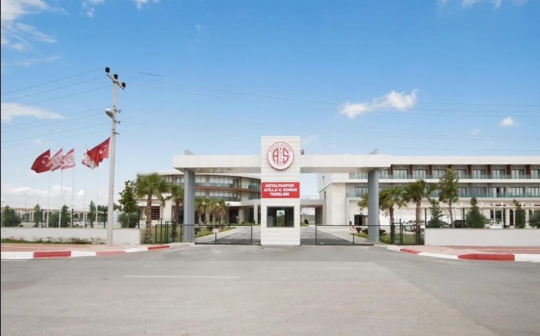 Antalyaspor 33 Ukraynalı futbolcu getiriyor!