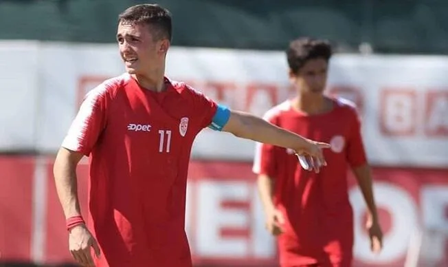 Antalyaspor Serdar Poyraz’ı profesyonel yaptı