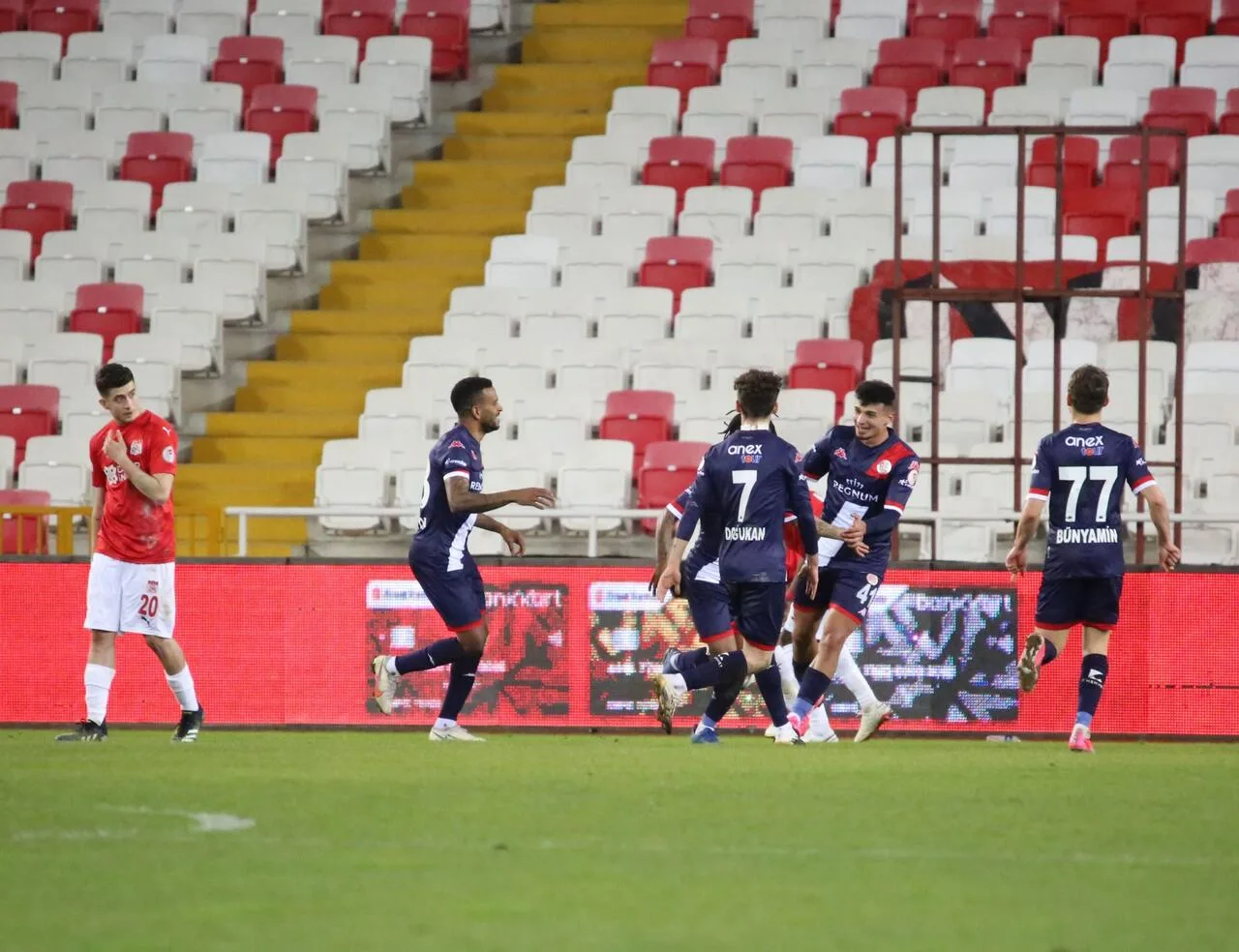 Antalyaspor 5. kez yarı finalde!