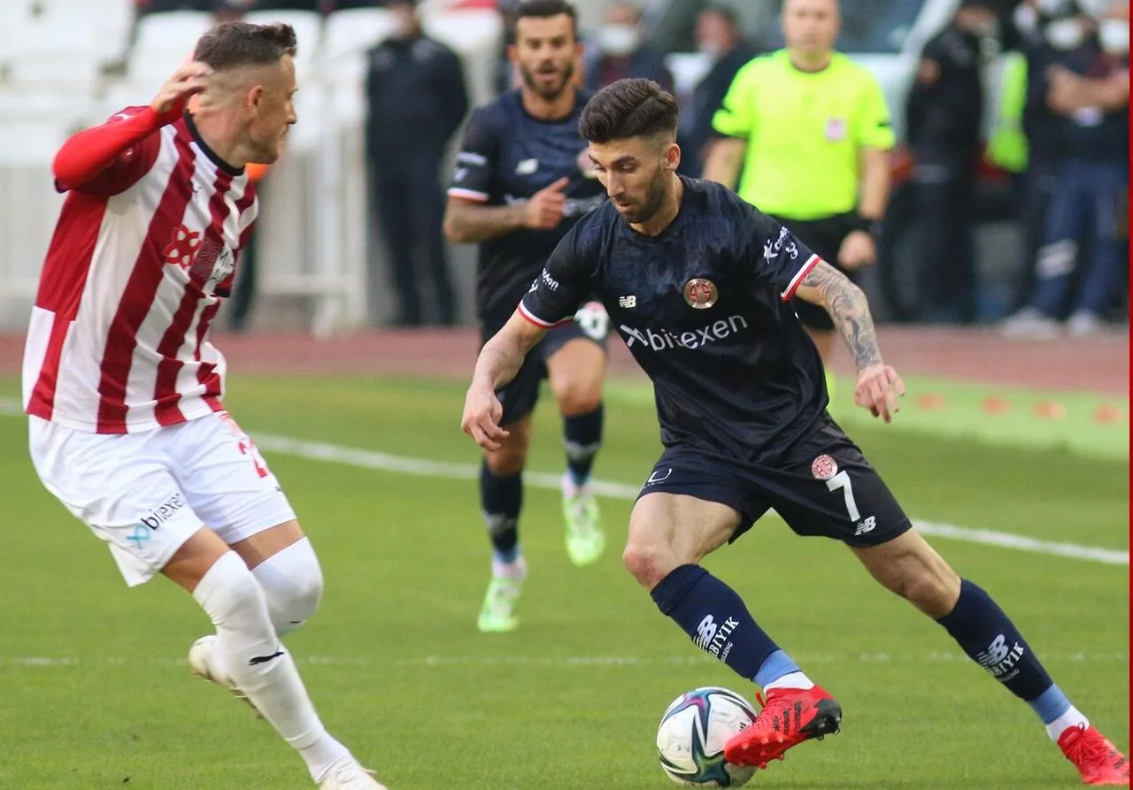 Sivasspor, Antalyaspor’un kaybetmesini bekliyor
