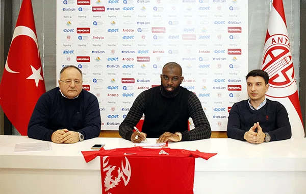 Souleymane Doukara imzayı attı .. İlk sözleri