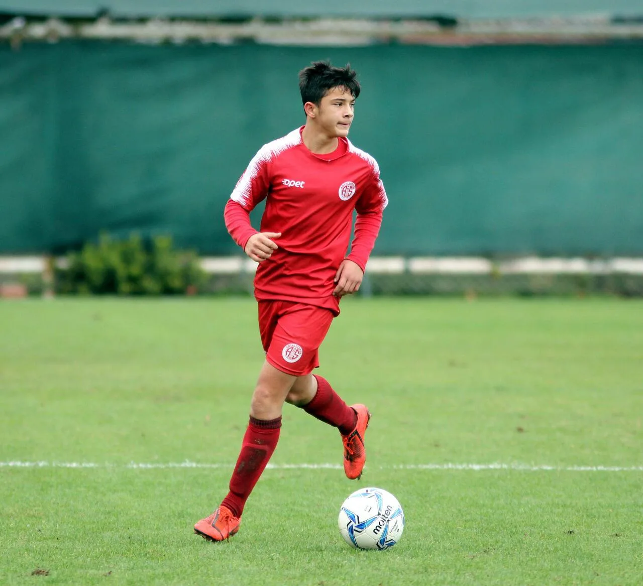 Antalyaspor altyapısından kopmalar devam ediyor ! Başakşehir genç milli futbolcuyu alıyor !