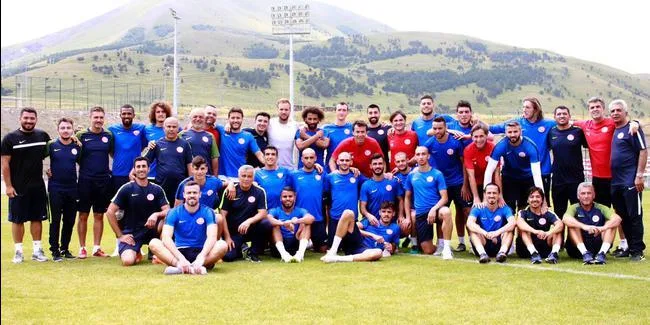 Antalyaspor Hollanda’ya gidiyor
