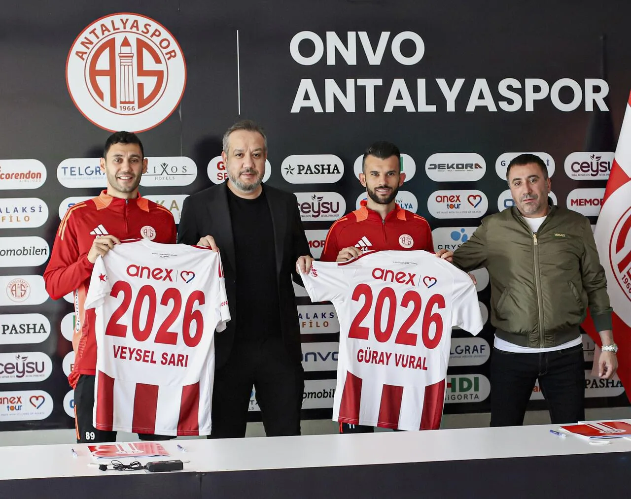 Veysel ve Güray’dan çifte imza